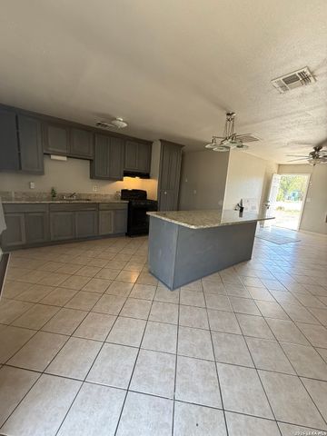 6067 Castle Queen, San Antonio, TX 78218