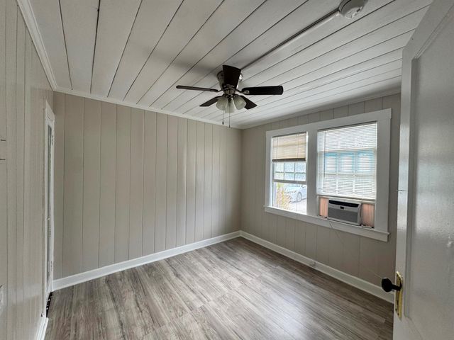 200 Park Avenue 2, Lake Park, FL 33403