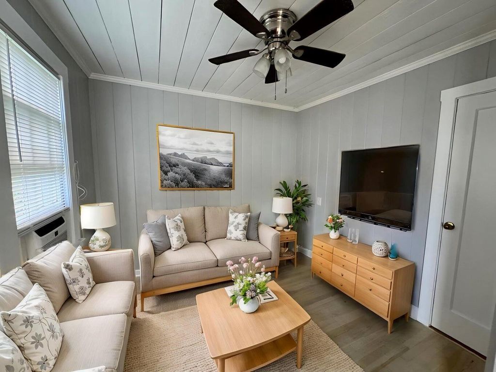 200 Park Avenue 2, Lake Park, FL 33403