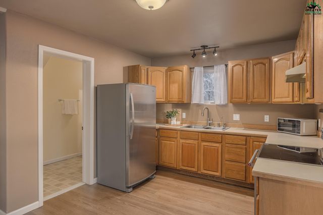 700 WAYNE WILLIAMS LANE, Fairbanks, AK 99712