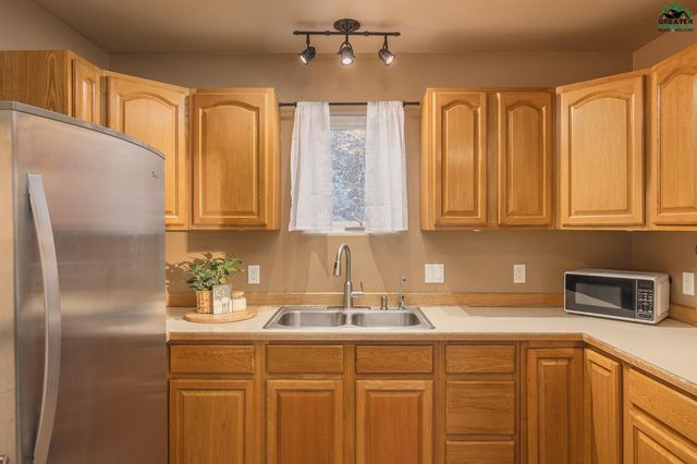 700 WAYNE WILLIAMS LANE, Fairbanks, AK 99712