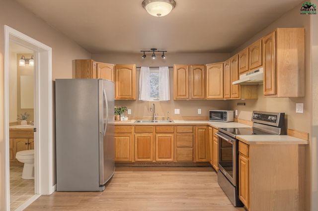 700 WAYNE WILLIAMS LANE, Fairbanks, AK 99712