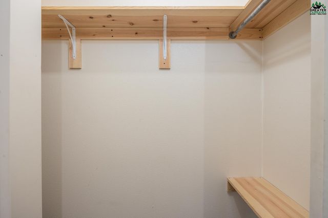 700 WAYNE WILLIAMS LANE, Fairbanks, AK 99712