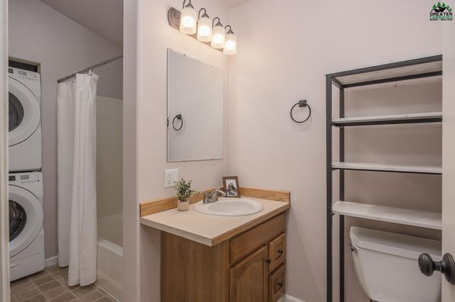 700 WAYNE WILLIAMS LANE, Fairbanks, AK 99712