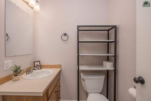 700 WAYNE WILLIAMS LANE, Fairbanks, AK 99712