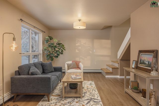 700 WAYNE WILLIAMS LANE, Fairbanks, AK 99712