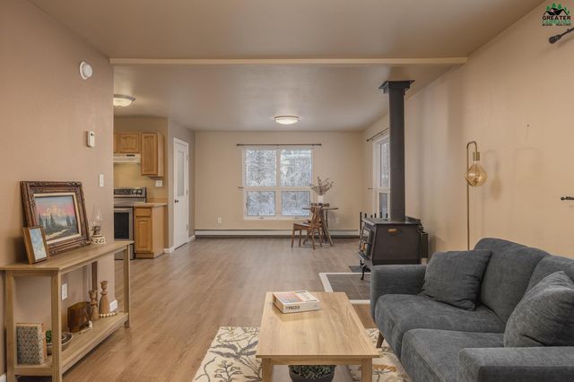 700 WAYNE WILLIAMS LANE, Fairbanks, AK 99712