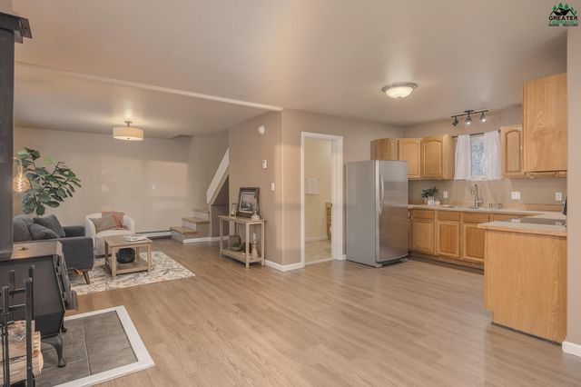 700 WAYNE WILLIAMS LANE, Fairbanks, AK 99712