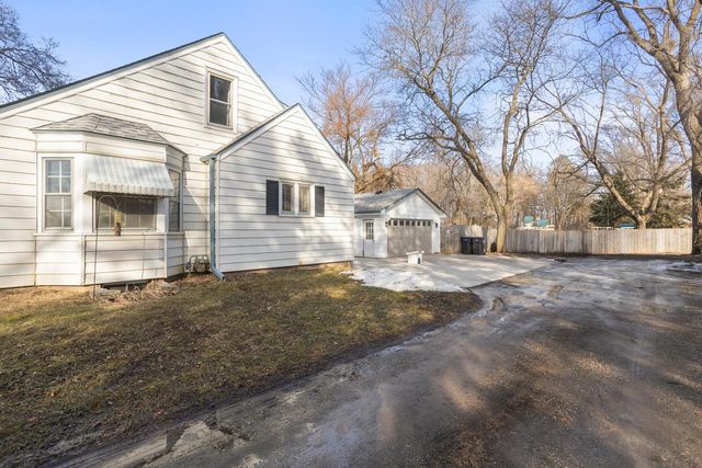 W229S8600 Big Bend DRIVE, Big Bend, WI 53103