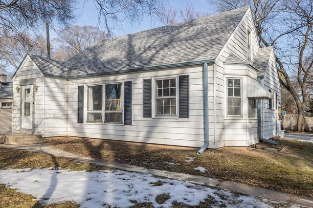 W229S8600 Big Bend DRIVE, Big Bend, WI 53103