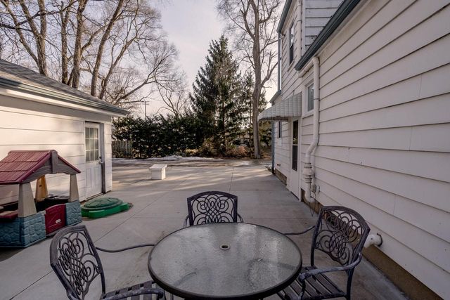 W229S8600 Big Bend DRIVE, Big Bend, WI 53103