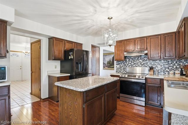 24843 White Plains Drive, Novi, MI 48374
