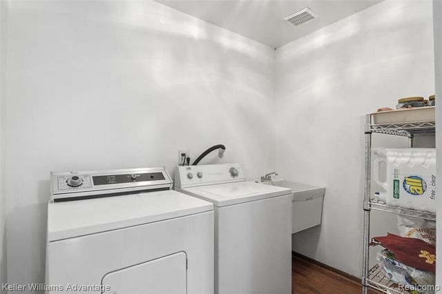 24843 White Plains Drive, Novi, MI 48374
