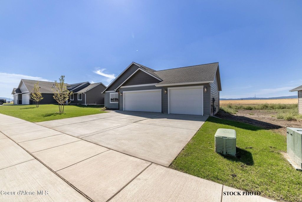 11989 N LENNON LN, Rathdrum, ID 83858