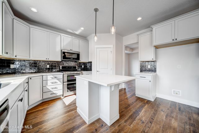 8986 BEDWELL ST, Rathdrum, ID 83858