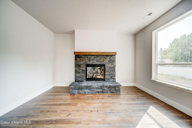 8986 BEDWELL ST, Rathdrum, ID 83858