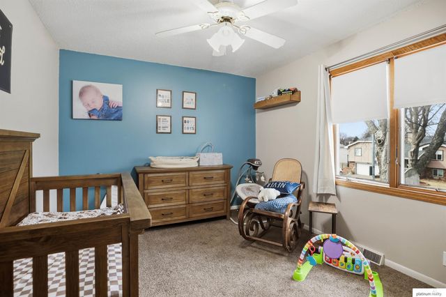 809 Sherman Street, Papillion, NE 68046