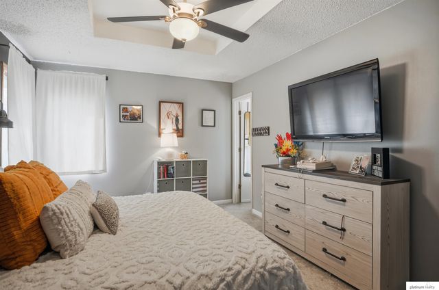 809 Sherman Street, Papillion, NE 68046