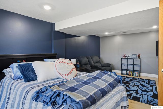 809 Sherman Street, Papillion, NE 68046