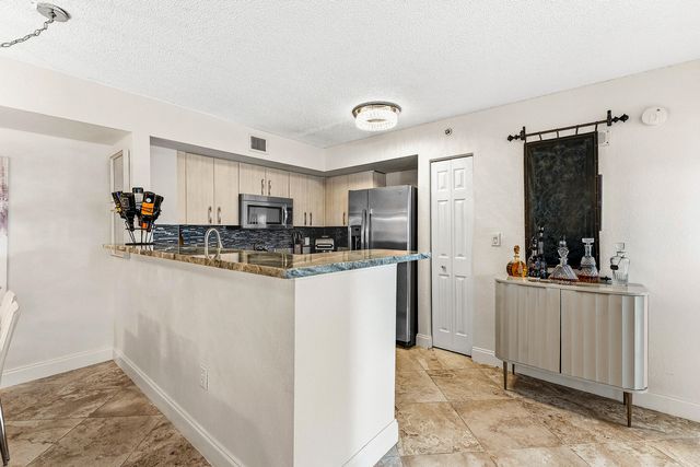 1801 N Flagler Drive 235, West Palm Beach, FL 33407