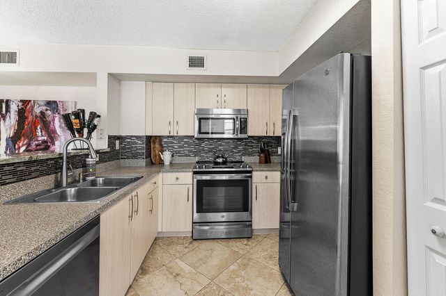 1801 N Flagler Drive 235, West Palm Beach, FL 33407