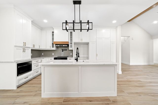 120 Springwood Road, Enchanted Oaks, TX 75156