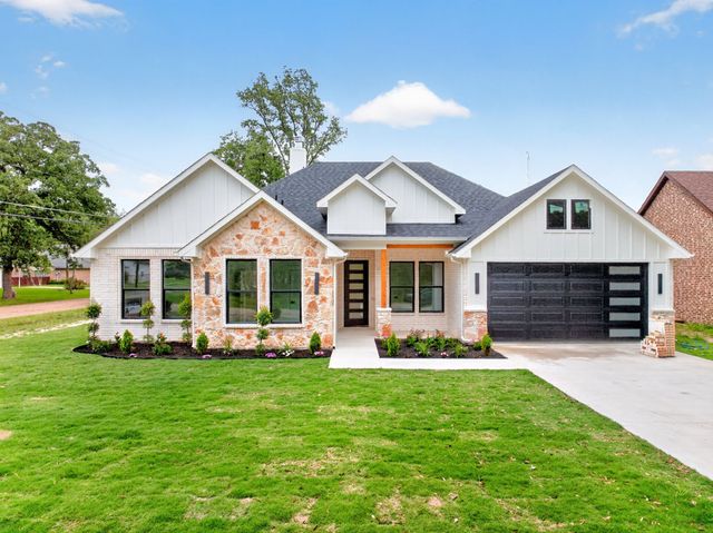 120 Springwood Road, Enchanted Oaks, TX 75156