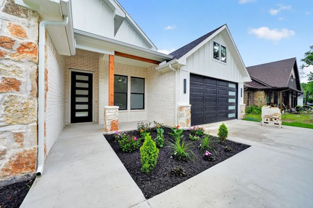 120 Springwood Road, Enchanted Oaks, TX 75156