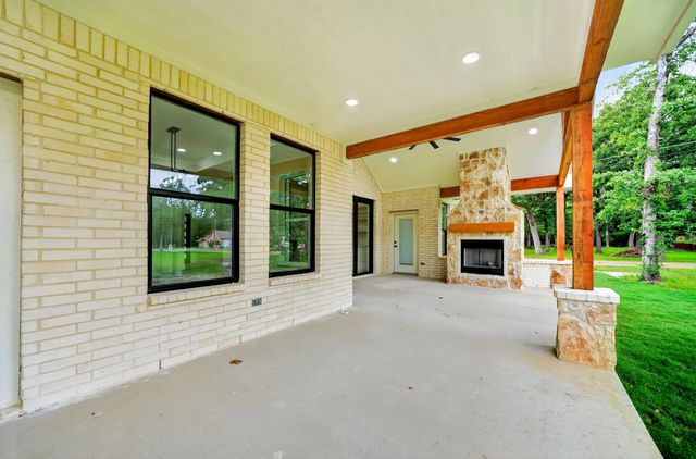 120 Springwood Road, Enchanted Oaks, TX 75156