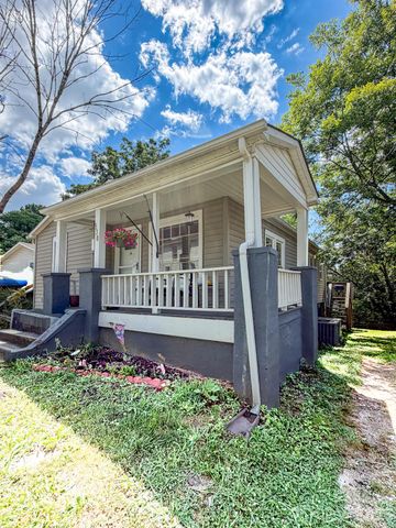 530 NW Stage Street, Lenoir, NC 28645