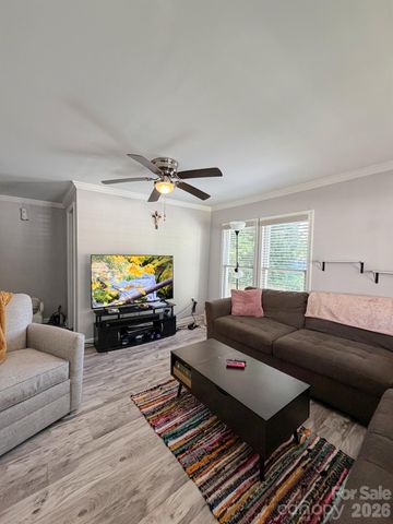 530 NW Stage Street, Lenoir, NC 28645