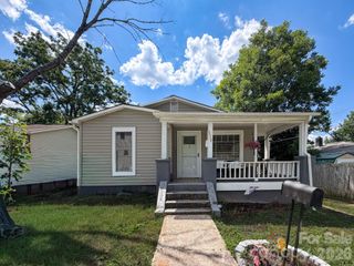 530 NW Stage Street, Lenoir, NC 28645