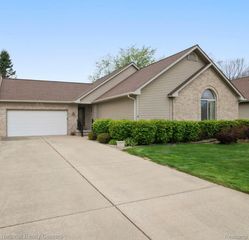 7221 Hawthorne Circle, Atlas Township, MI 48438
