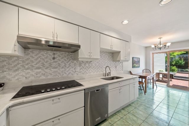 85 Algonquin Road 85, Newton, MA 02467