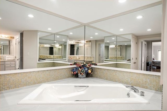 85 Algonquin Road 85, Newton, MA 02467