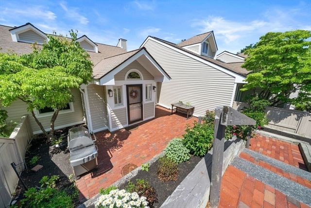 85 Algonquin Road 85, Newton, MA 02467
