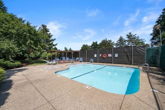 85 Algonquin Road 85, Newton, MA 02467