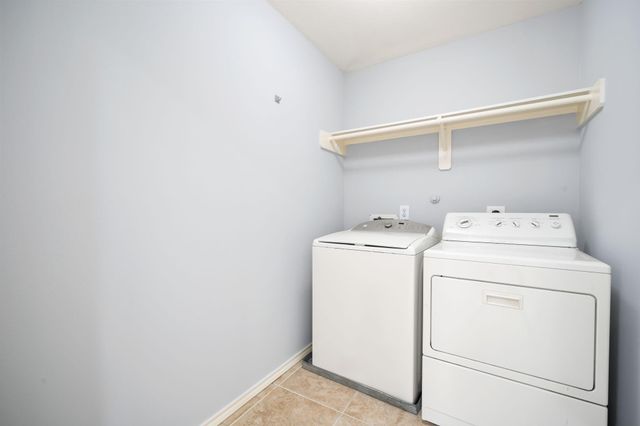 934 W Heights Hollow Lane, Houston, TX 77007