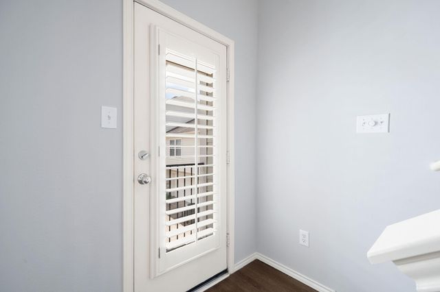 934 W Heights Hollow Lane, Houston, TX 77007
