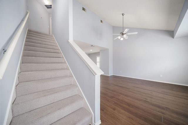 934 W Heights Hollow Lane, Houston, TX 77007