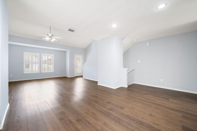 934 W Heights Hollow Lane, Houston, TX 77007