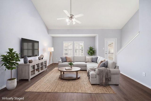 934 W Heights Hollow Lane, Houston, TX 77007
