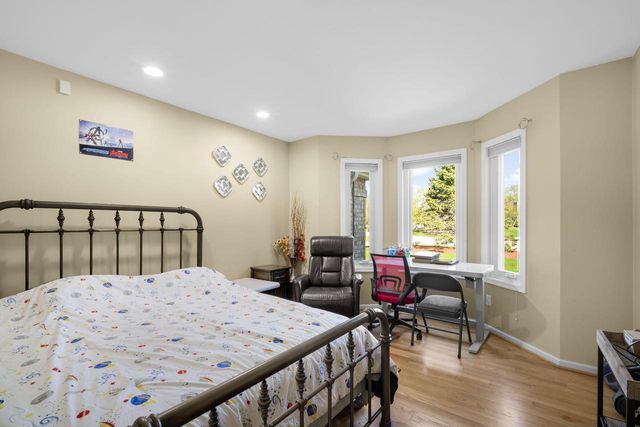 5770 Golden Rain LANE, New Berlin, WI 53151