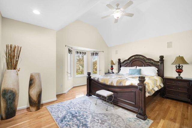 5770 Golden Rain LANE, New Berlin, WI 53151