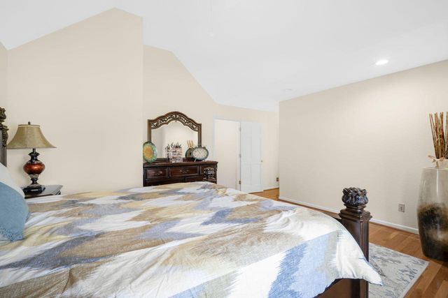5770 Golden Rain LANE, New Berlin, WI 53151