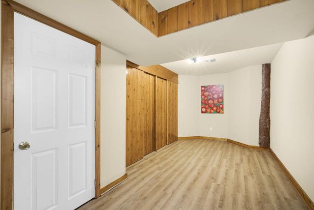 5770 Golden Rain LANE, New Berlin, WI 53151