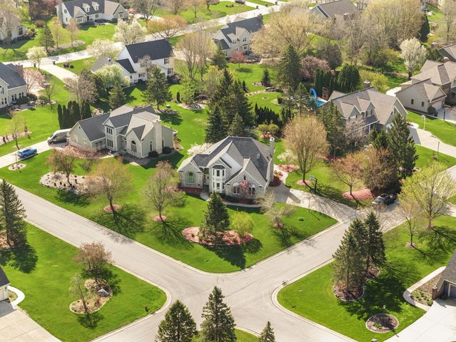 5770 Golden Rain LANE, New Berlin, WI 53151