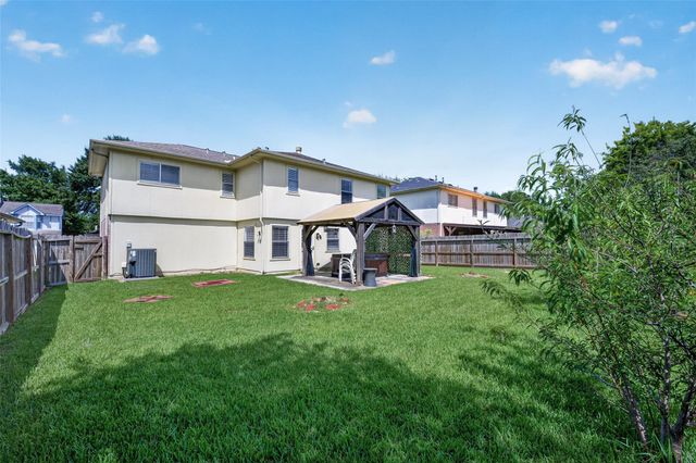 1806 Oak Ridge Drive, Kemah, TX 77565