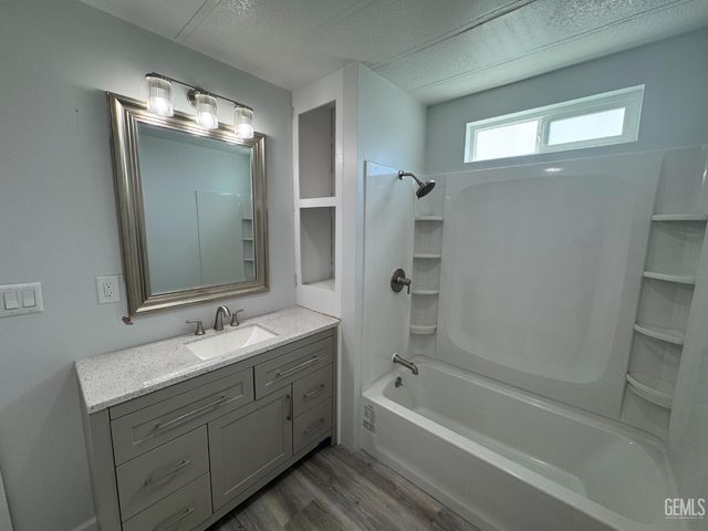 3535 Stine Road 48, Bakersfield, CA 93307