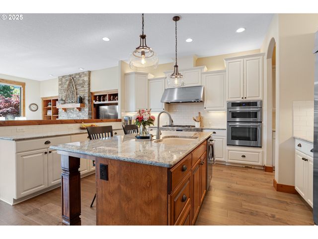 2760 RIDGE Ln, West Linn, OR 97068
